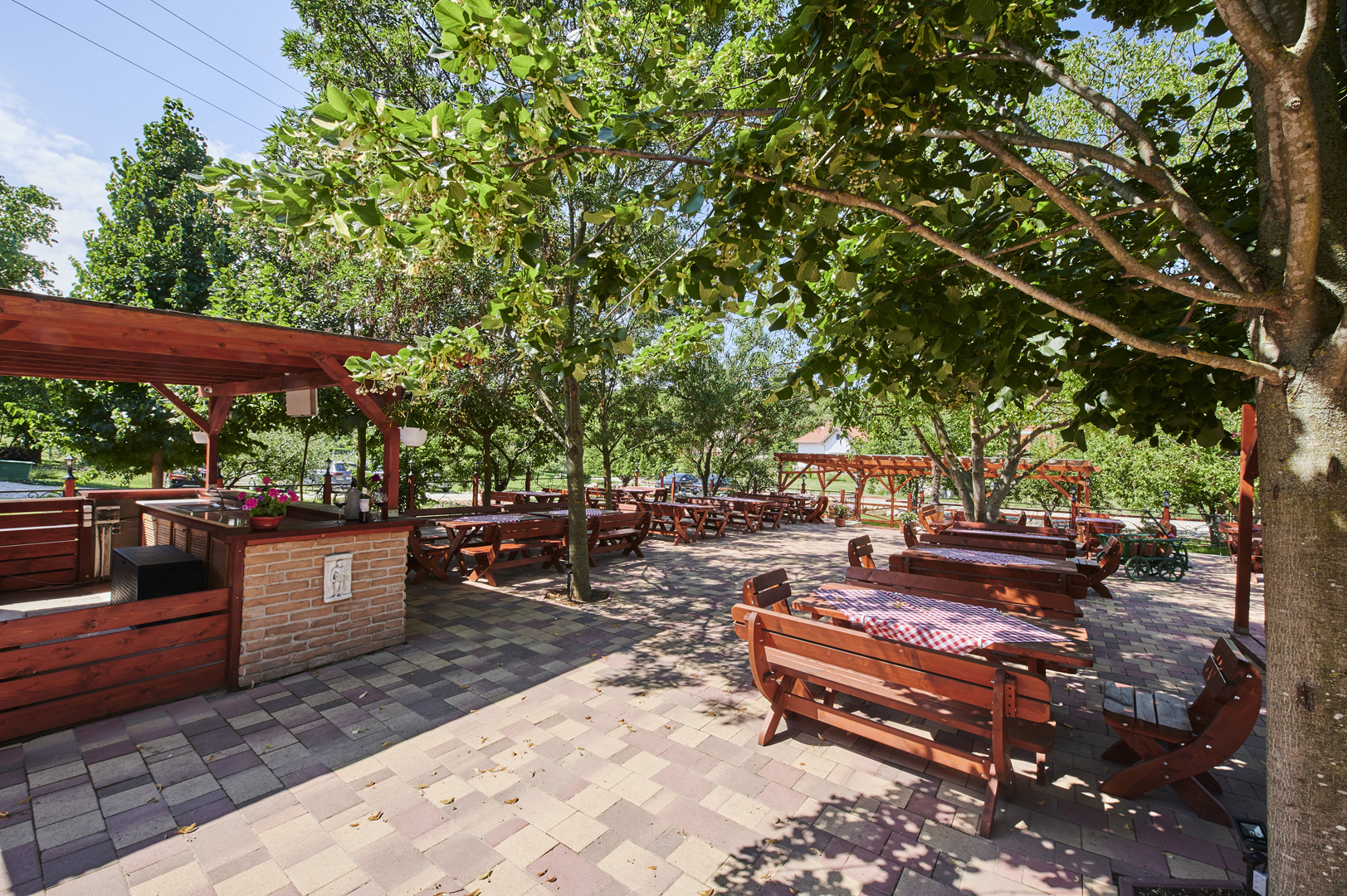 Szent Kristóf Garden és birtok